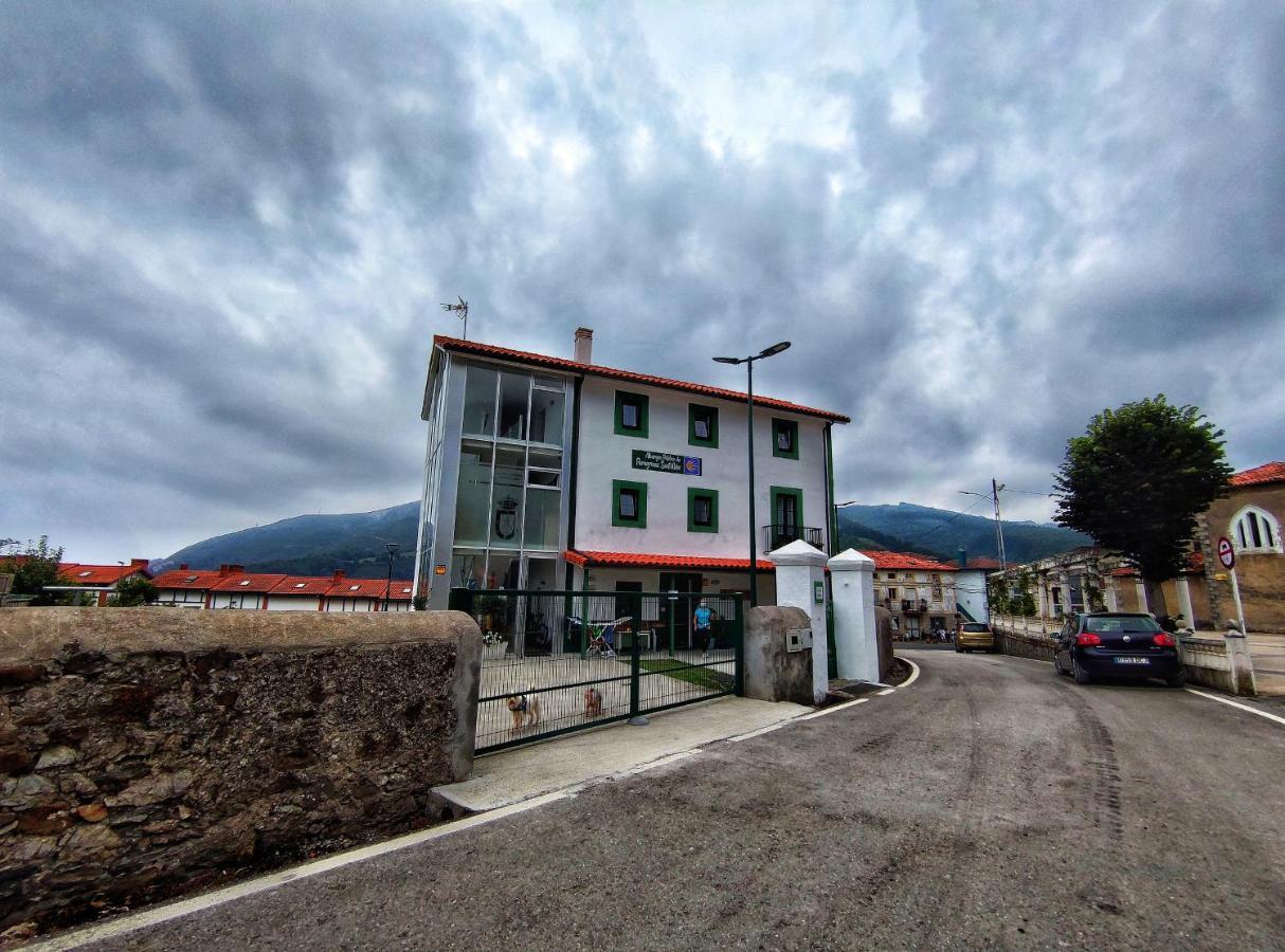 Albergue De Santullan Castro Urdiales Dış mekan fotoğraf